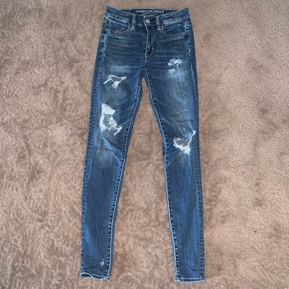 American Eagle Distressed skinny jeans